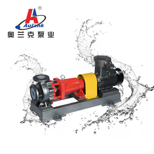 1.产品介绍：AC-F系列衬氟化工离心泵按国际标准并结合非金属泵的工艺设计，采用龟甲网衬里技术制造，和其它同类泵相比具有衬里防脱落、防开裂的优点。泵体采用金属外壳内衬聚全氟乙丙烯(F46)、聚偏二氟乙烯(PVF2)、聚丙烯(PP)等，泵盖、叶轮和轴套均用金属嵌件外包氟塑料整体烧结压制而成，轴封采用外装式机械密封，其密封性较好。适用于长期输送任意浓度的强酸、碱、盐、强氧化剂等腐蚀性介质。
