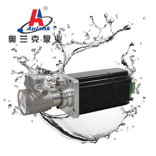 泵浦简介：VP-DC 系列叶片泵配置永磁直流无刷电机，可配置直流电压48V\36V\24V。泵体主要由增压室、叶片、转子、泵体、电机等部件组成，可根据使用需求，选配不锈钢、黄铜作为泵体材质；循环介质为不含颗粒、纤维的水、乙二醇、甲醇、导热油等。产品具有可自吸、高扬程、小流量、结构精密、体积小、噪音低、外观精致等特点。2.应用领域：适用于激光设备冷却、等离子切割机、X 射线和医用激光冷却系统、实验室设备冷却循环、高压清洗设备、反渗透系统等领域